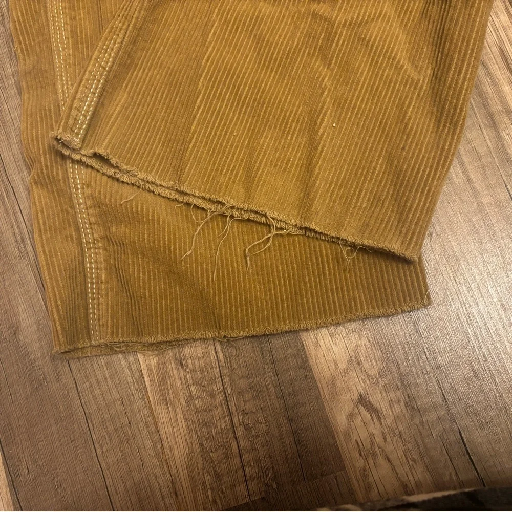 Dickies women’s Tan Corduroy Pants - Picture 4 of 5